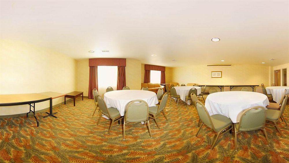 Comfort Suites Johnson Creek Conference Center Exterior foto