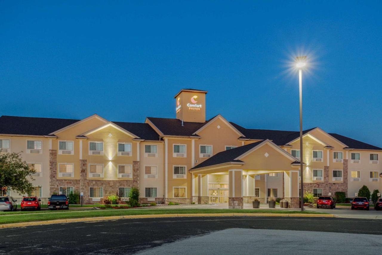 Comfort Suites Johnson Creek Conference Center Exterior foto